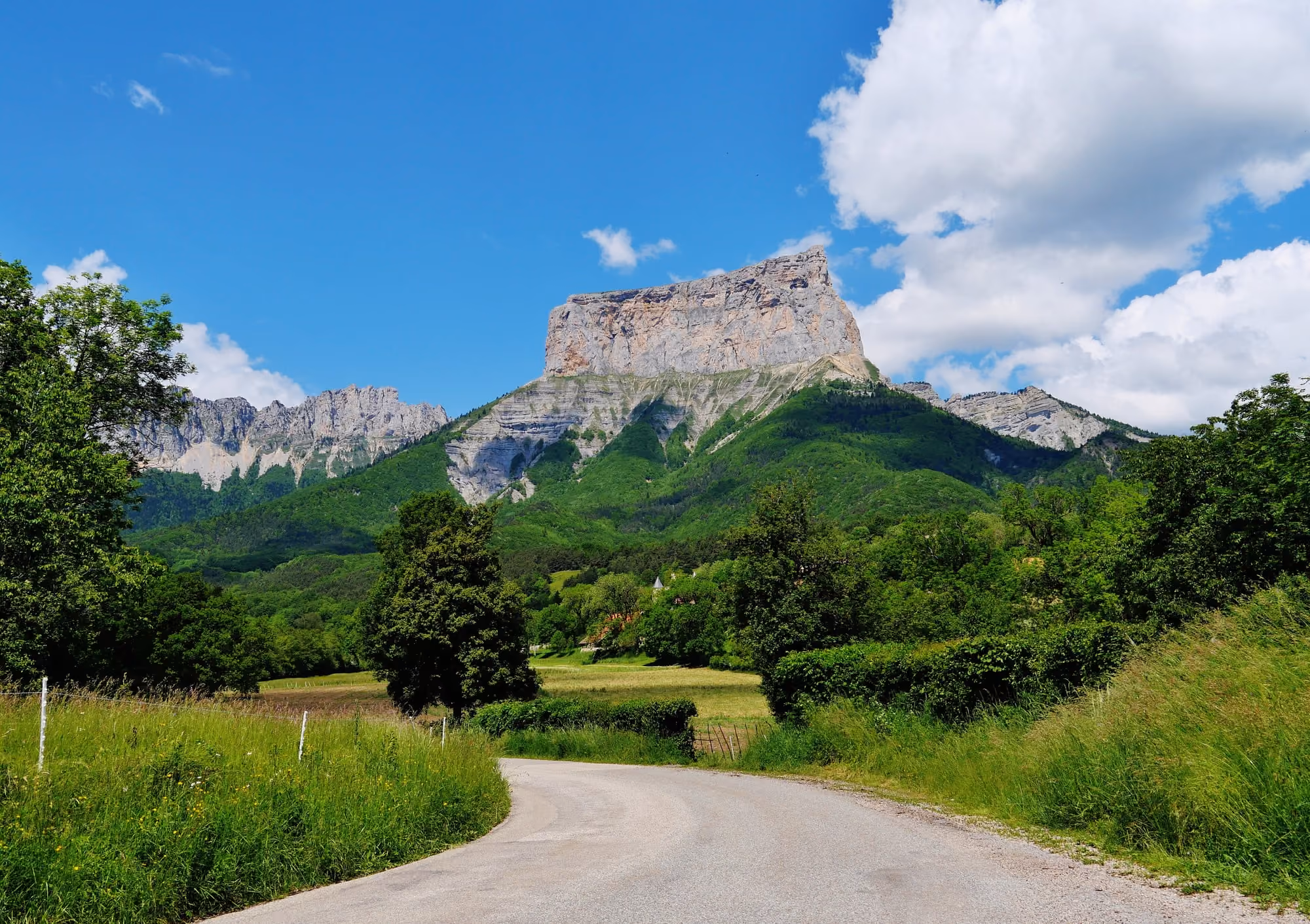 Mont Aiguille depuis la route de Chichilianne